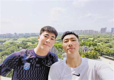 疯狂试爱三2浴室激情视频